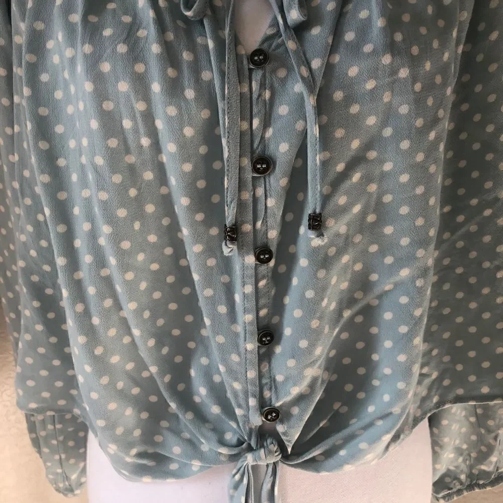 ⭐️3 For $10⭐️ Off shoulder polka dot blouse
